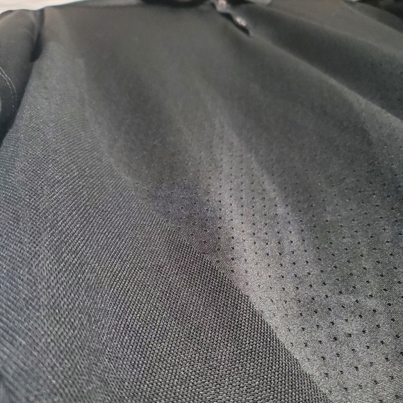 NIKE BLACK DRI-FIT GOLF S/S LIGHTWEIGHT EMBROIDERED LOGO POLO - Picture 3 of 6